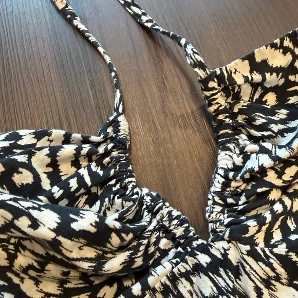 H&M Monochrome Strapless Dress - Picture 3 of 5